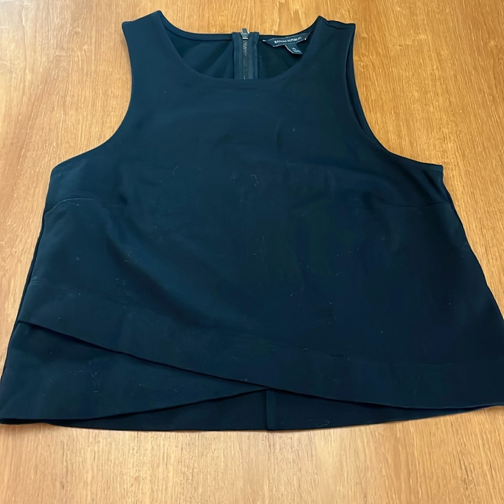 Banana Republic Scoop Neck, Zipper Back Knit Tank Top, Round Hem Black, Size XS